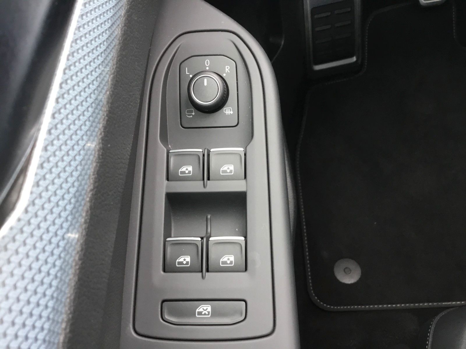Fahrzeugabbildung Volkswagen Golf Goal 1.5 TSI+LED+Kamera+16"+AppConnect+ACC