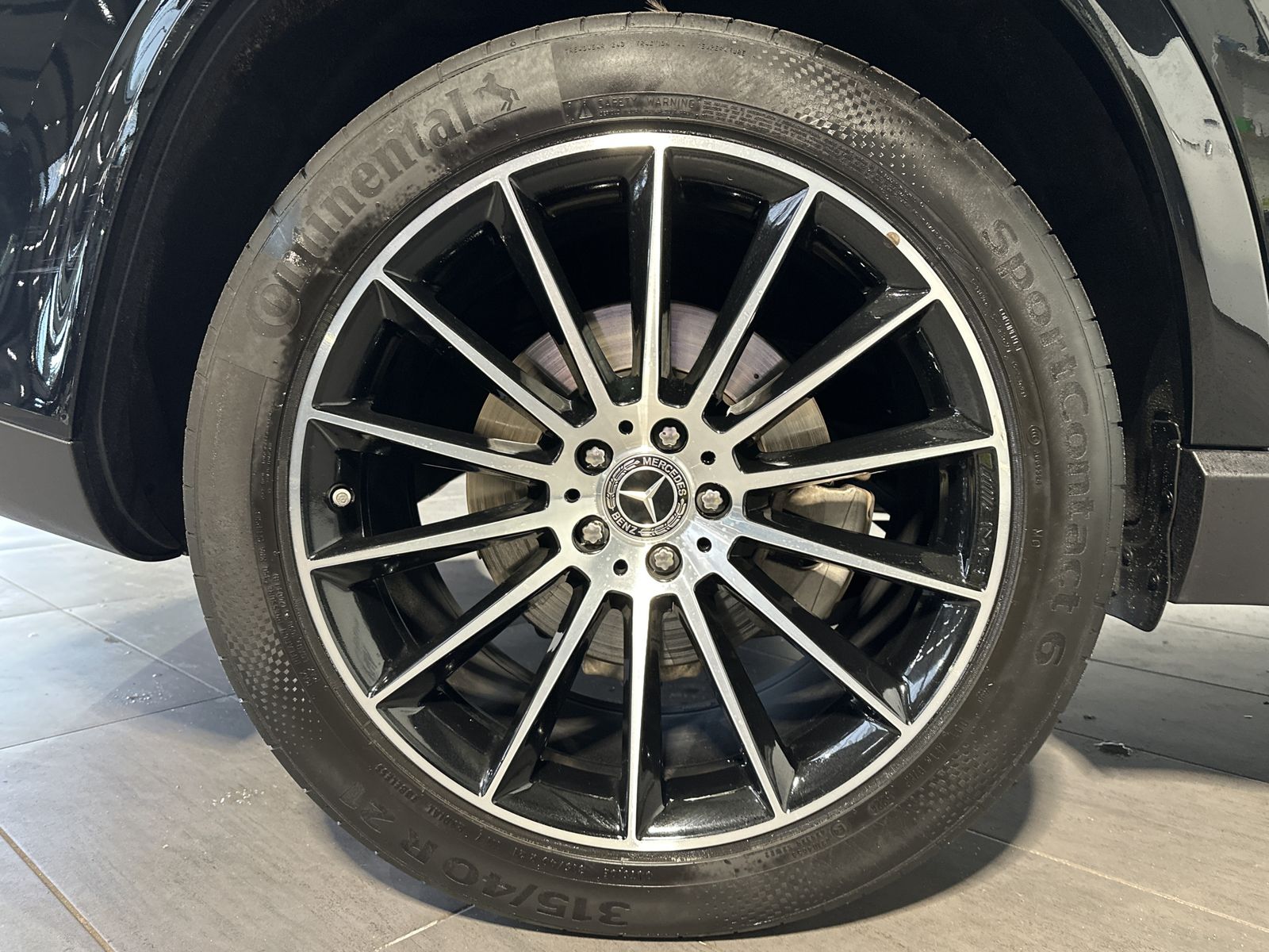 Fahrzeugabbildung Mercedes-Benz GLE 350de 4Matic AMG-Line NAV+LED+360°+21ZO+ACC