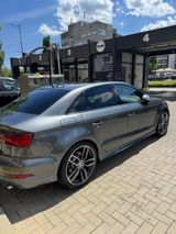 Audi S3 2.0 TFSI S tronic quattro - - Audi S3 in Berlin