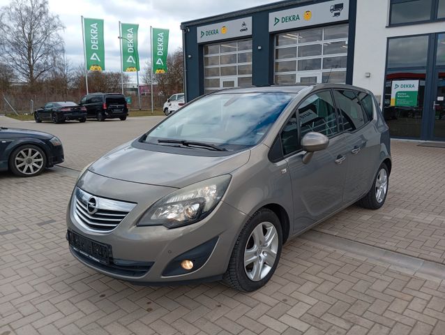 Opel Meriva 1.4 INNOV. 103kW,AHK,Panorama,8Fachb,Serv