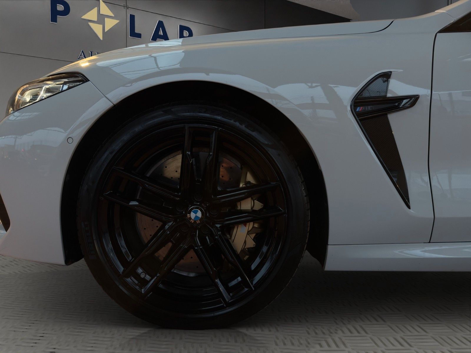 Fahrzeugabbildung BMW M8 Comp xDrive B&W/Keramik/SportAGA/Carbon/Laser