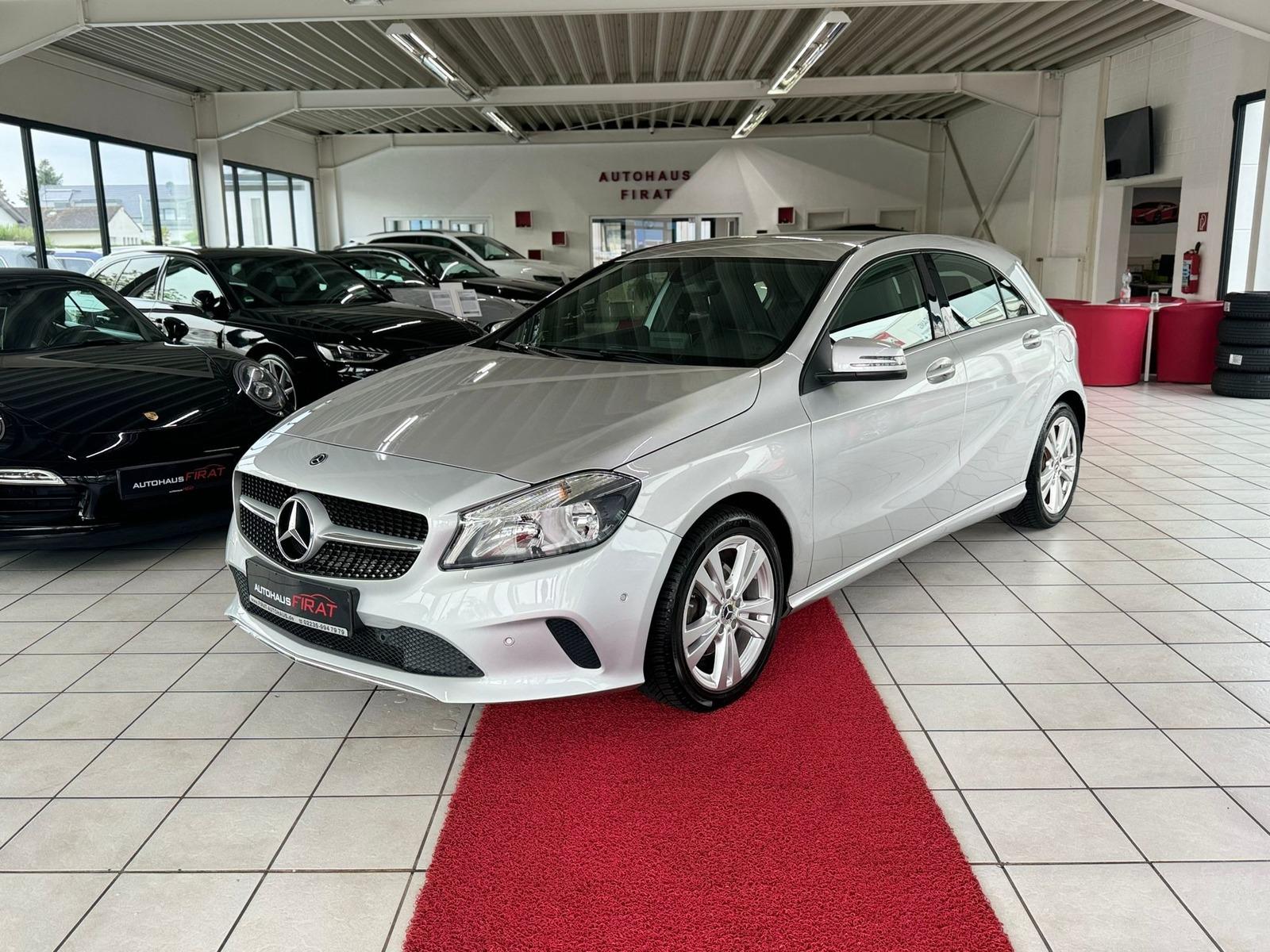 Mercedes-Benz A 180 BlueEFFICIENCY Urban°Navi°Teil-Leder°