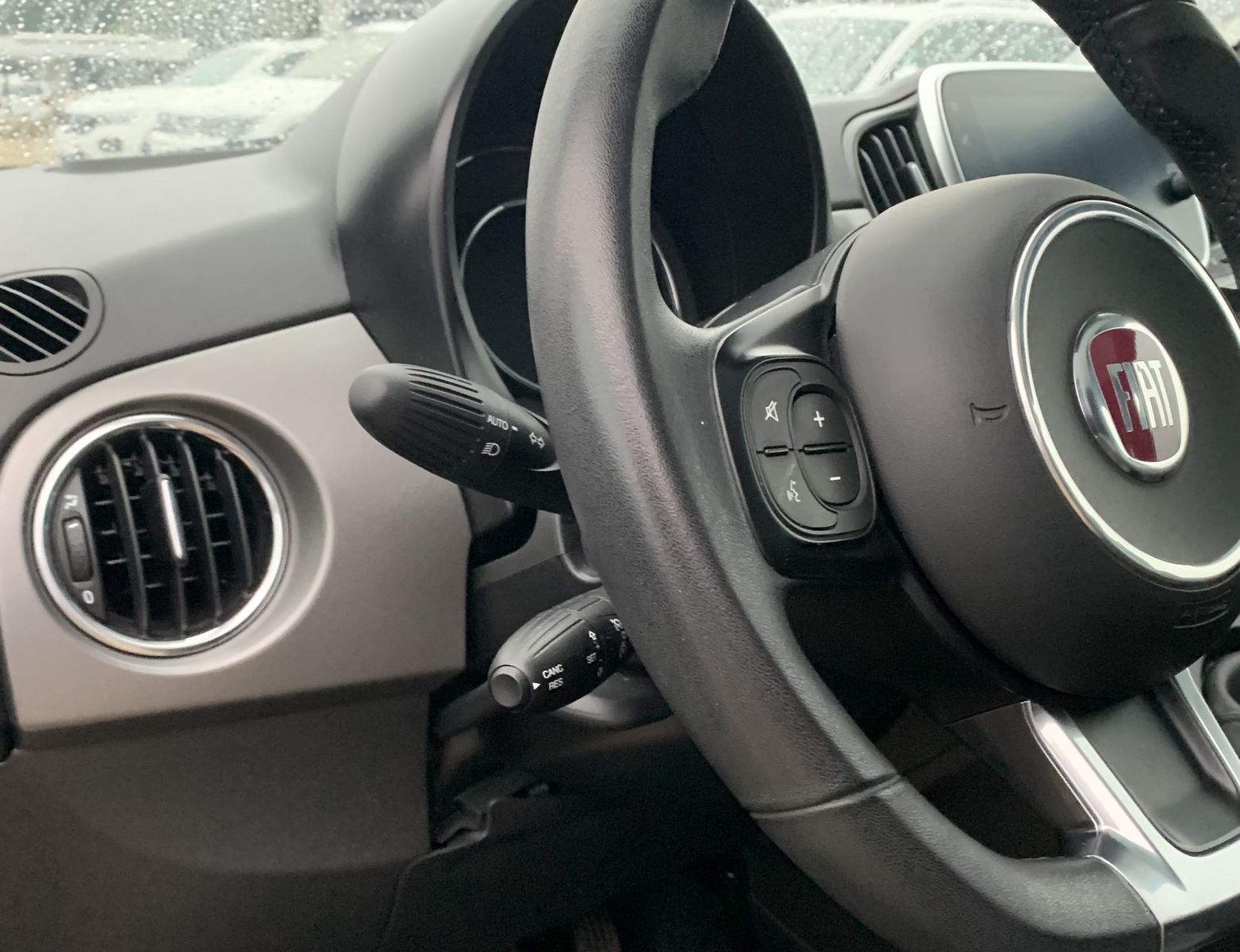 Fahrzeugabbildung Fiat 500 1.0 Sport*Carplay*Xenon*Temp*Klima*Navi*