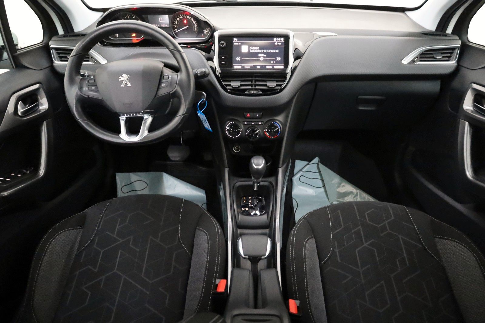 Fahrzeugabbildung Peugeot 2008 Active Klima.SH,PDC