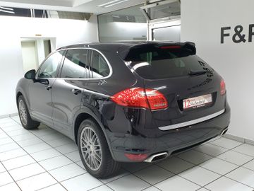 Porsche Cayenne - 5