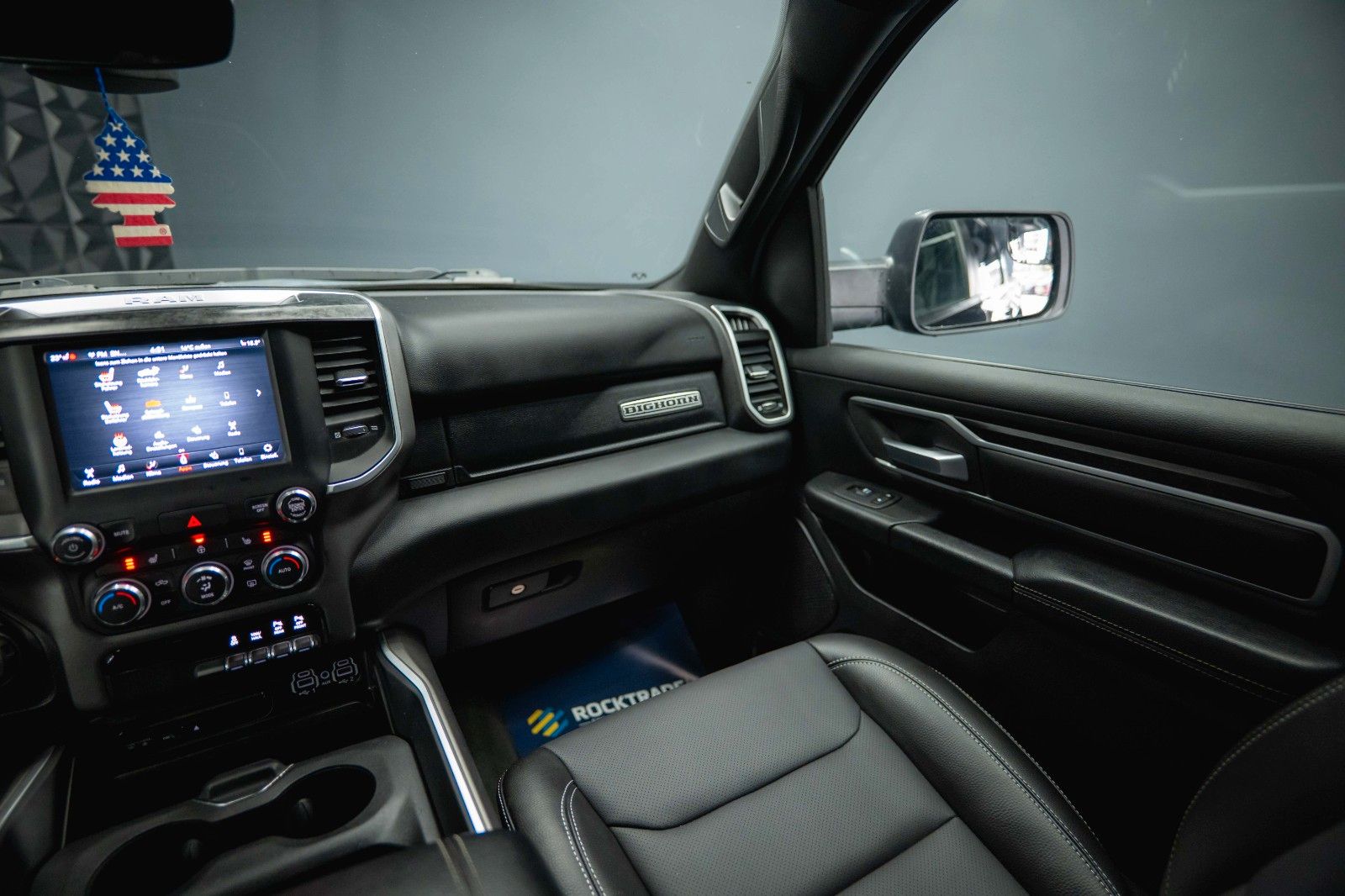 Fahrzeugabbildung Dodge RAM 5.7 V8 HEMI 4x4 OFFROAD BLACK EDITION 19%