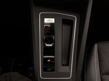 Volkswagen Golf - 10