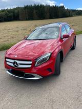 Mercedes-Benz GLA 200 Urban Automatik Panoramadach - Mercedes-Benz GLA 200 in Bonn