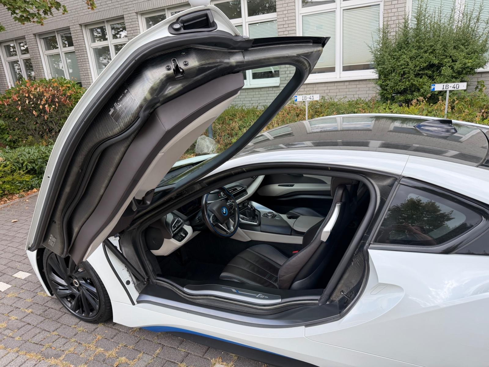BMW i8 Pure Impulse MwSt. ausweisbar
