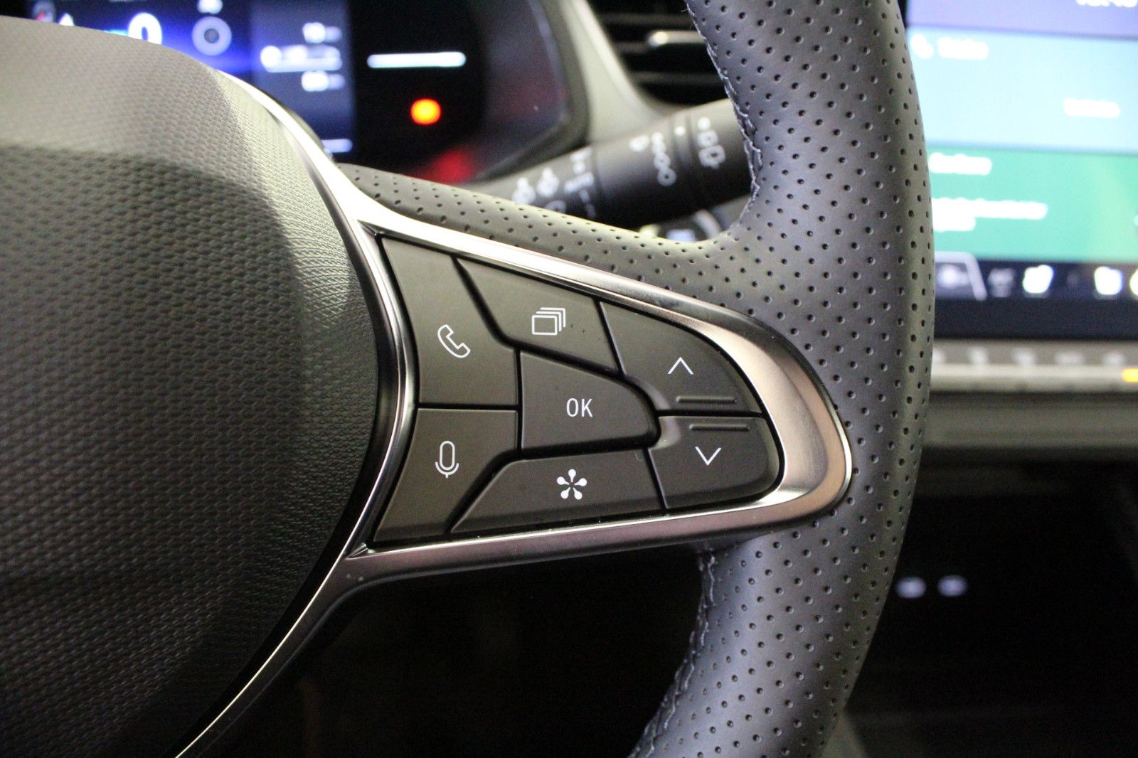 Fahrzeugabbildung Renault Captur Full Hybrid E-Tech 160 Techno *Winterp.*