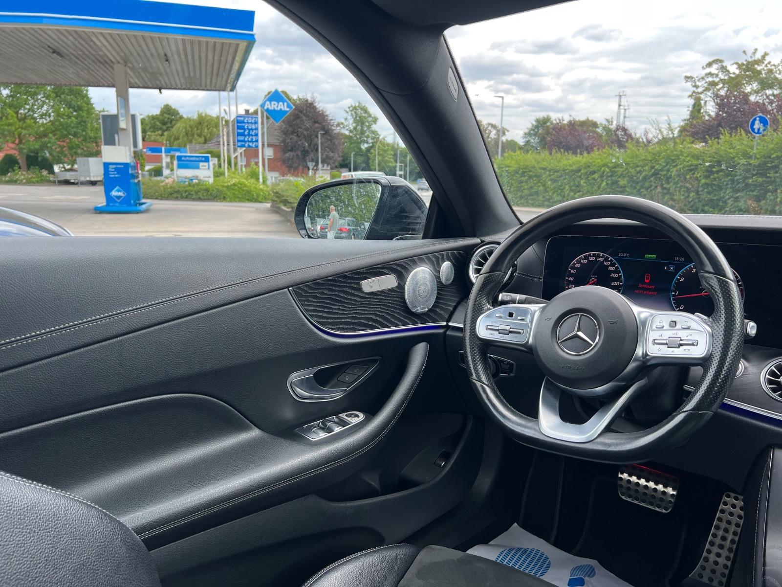 Mercedes-Benz E 300 E Coupe AMG Line Panorama Soft -Close