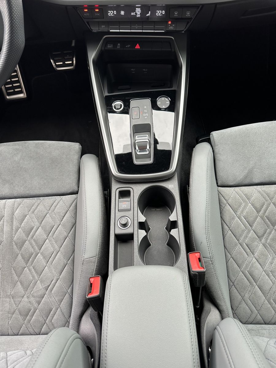 Fahrzeugabbildung Audi A3 40 TFSI e SpB S-Line NAV+LED+ACC+VCOCKPIT+1HD