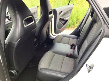 Mercedes CLA 200 Shooting Brake - 12