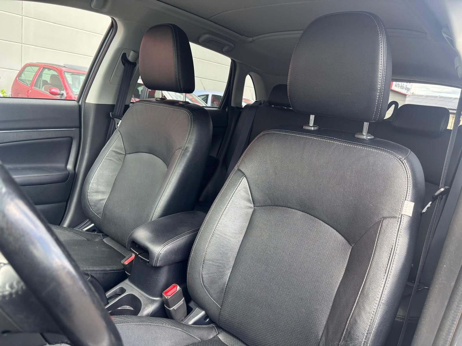 Fahrzeugabbildung Mitsubishi ASX Top 4WD-XENON-AHK-PANO-SHZ-KAMERA-TEMP-KLIMA