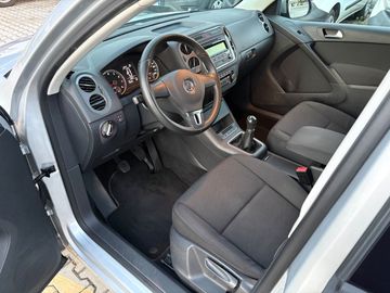 Volkswagen Tiguan - 8