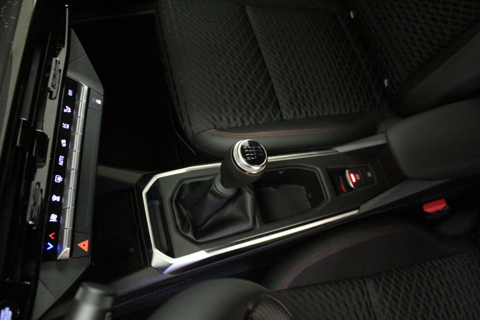 Fahrzeugabbildung Renault Clio TCe 115 Techno *Winter-Paket*Rückfahrkamera