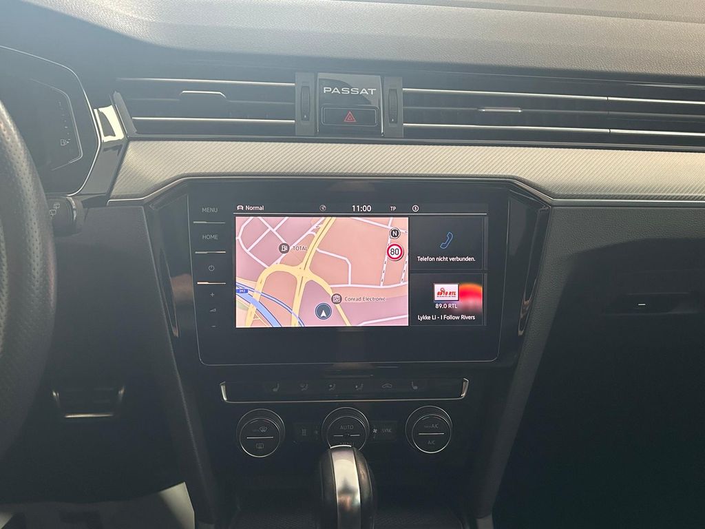 Volkswagen Passat Var ELEGANCE+R-Line*PANO*ViCo*STH*LED*AHK
