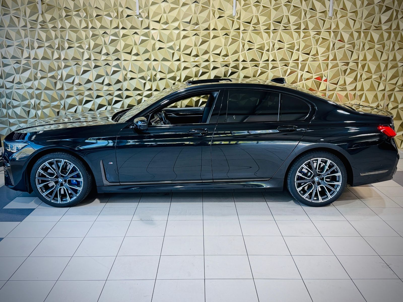 BMW 750i xDrive M Sport|DEUTSCH|UNFALLFREI|PREMIUM foto 10