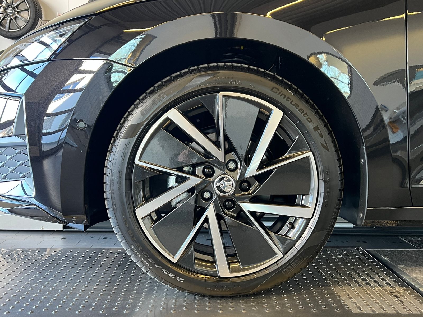 Fahrzeugabbildung SKODA Octavia Combi IV Sportline 2.0 TDI DSG *AHK, LED
