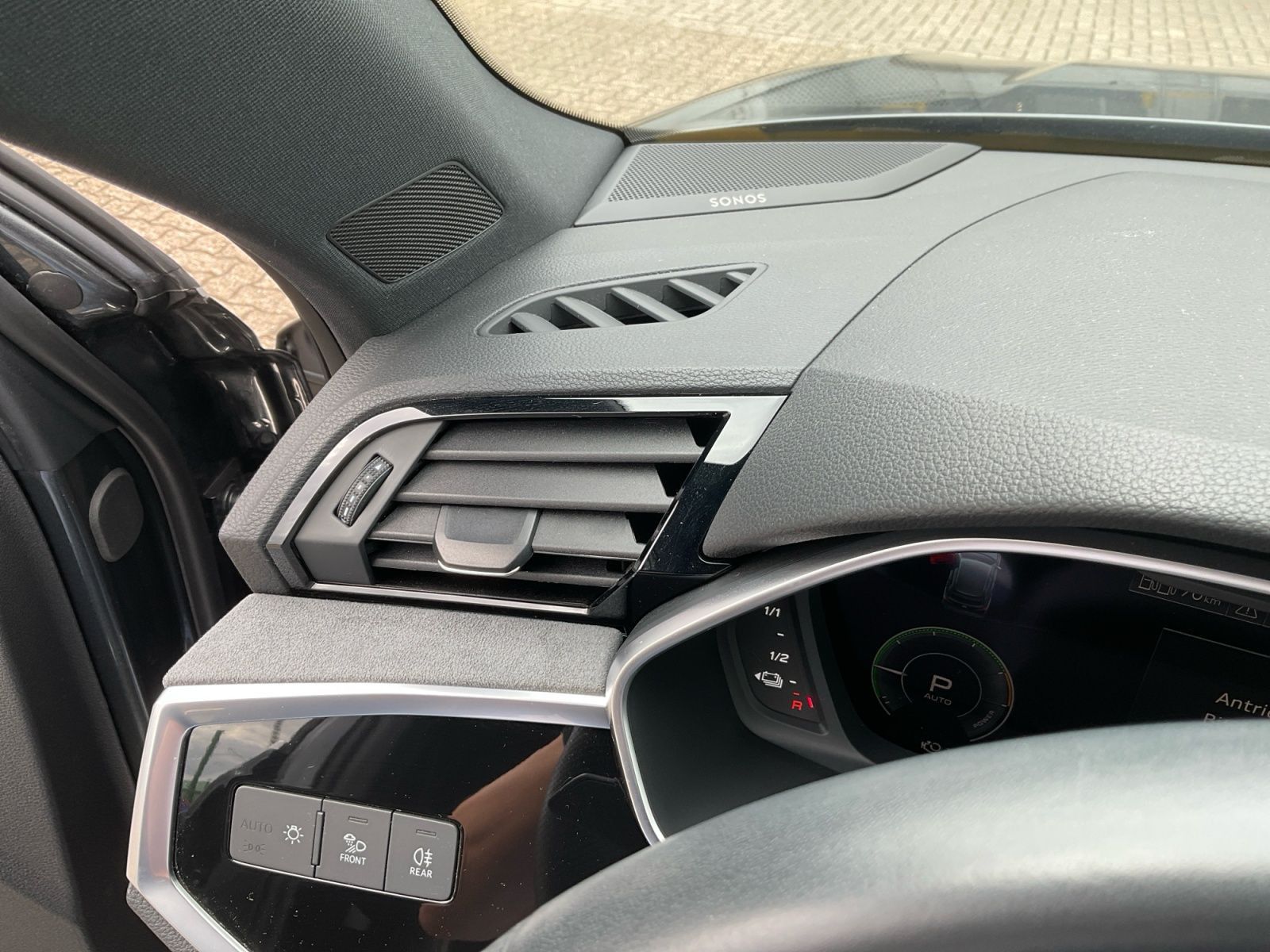 Audi Q3 45 TFSI e S line Matrix SONOS Carplay Navi foto 24