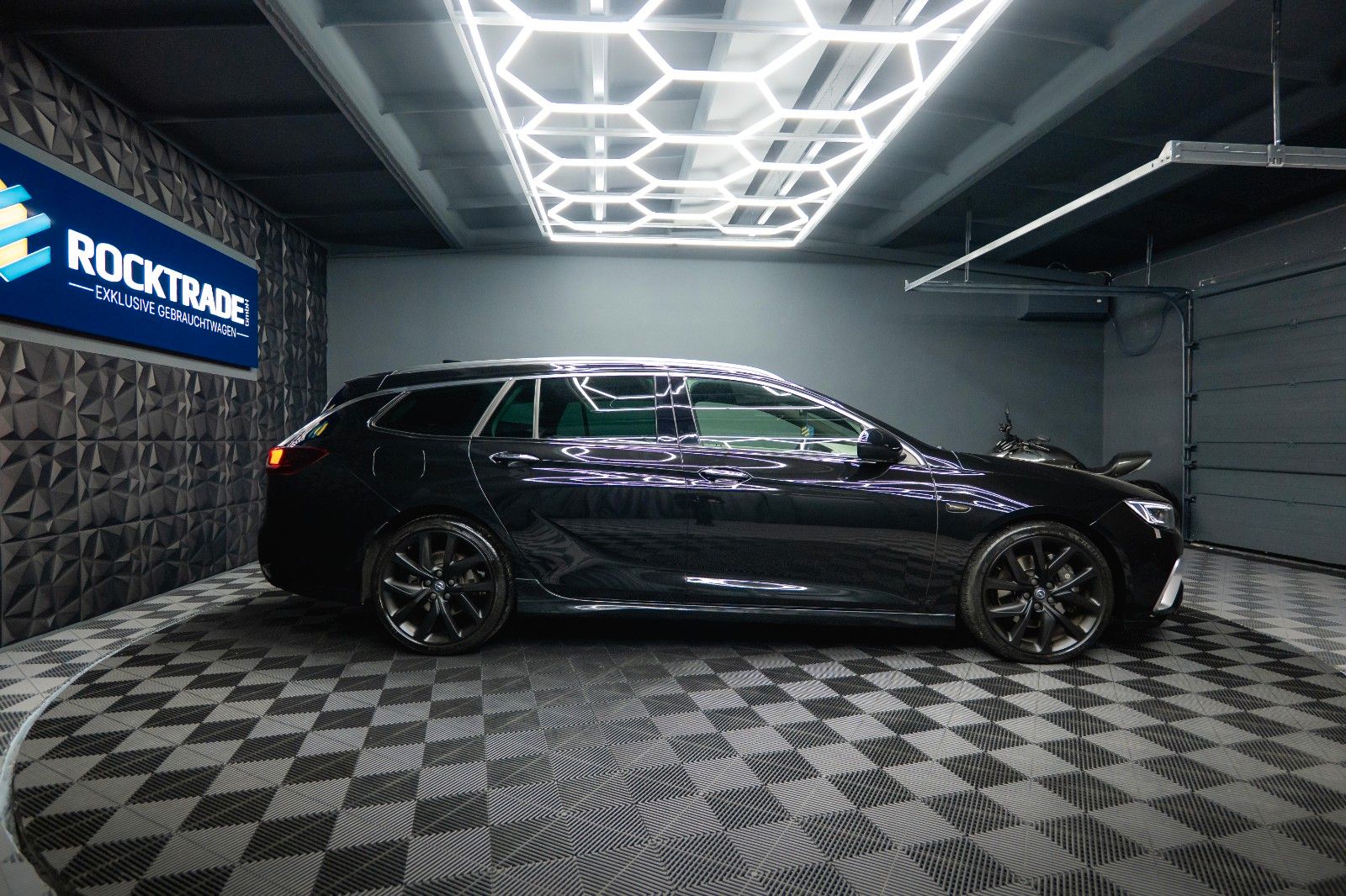 Fahrzeugabbildung Opel Insignia B Sports Tourer GSi 4x4 *ACC*LED*HU*DAB