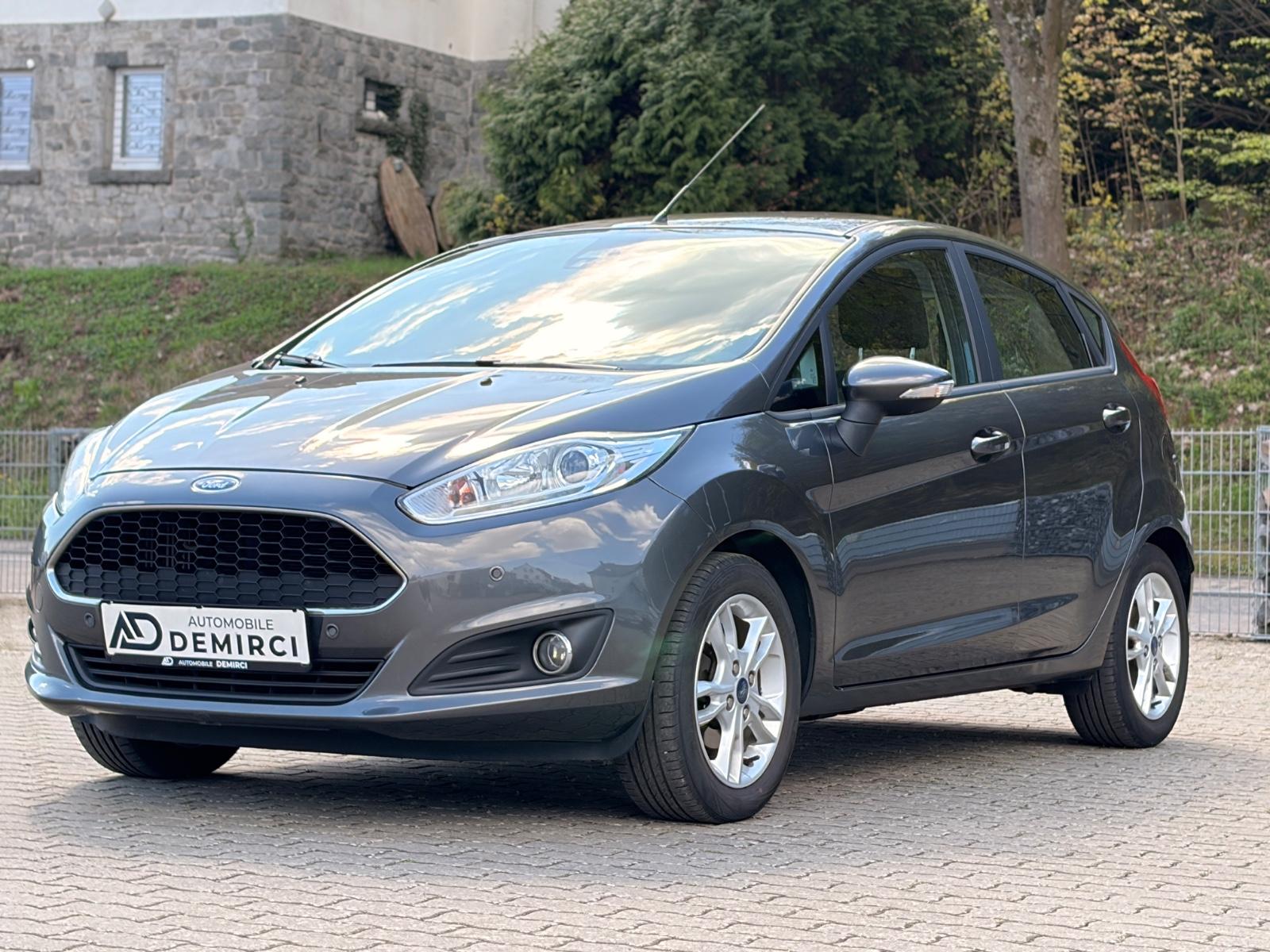 Ford Fiesta Celebration*Zahnriemen+Inspek.NEU+NAVI*