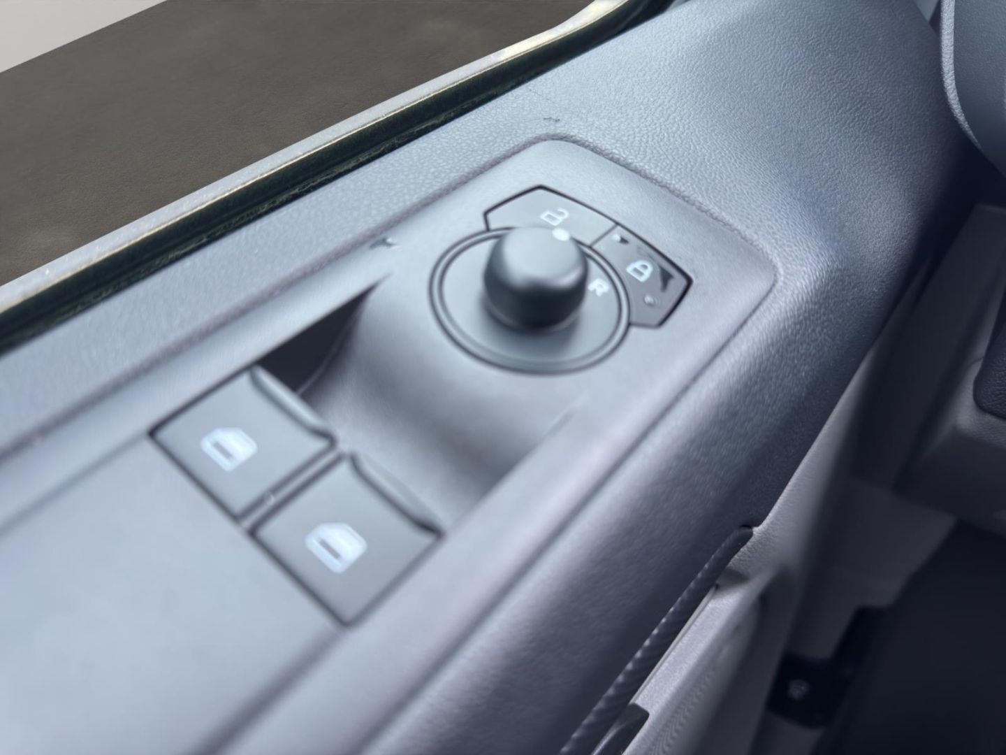 Fahrzeugabbildung Ford Transit Custom Kasten E 320 L1 Trend RWD Navi LE
