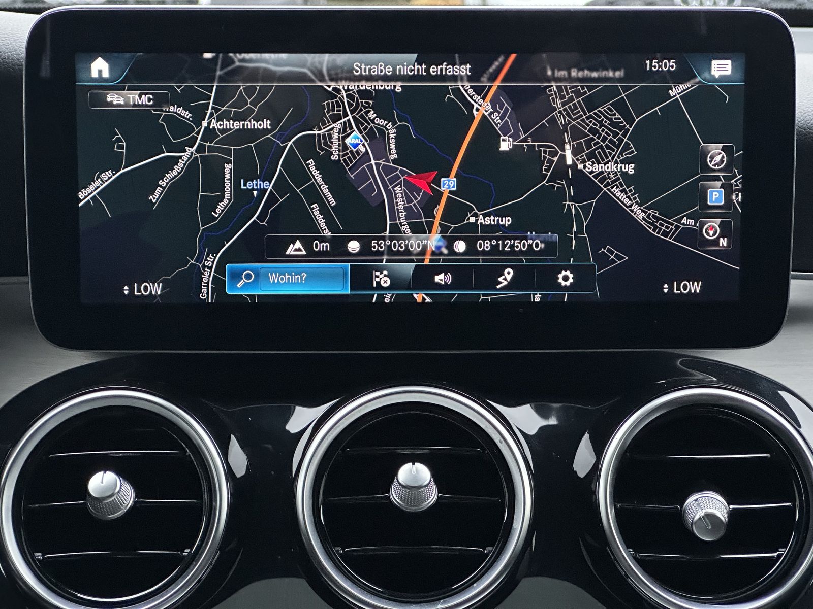 Fahrzeugabbildung Mercedes-Benz GLC 200d 4M AMG-Line NAV+LED+AHK+HUD+PANO+ACC+PP