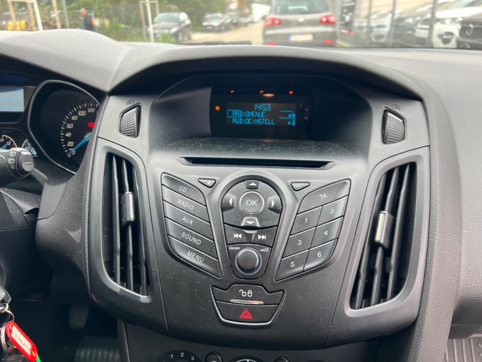 Ford Focus 2014 — photo 13