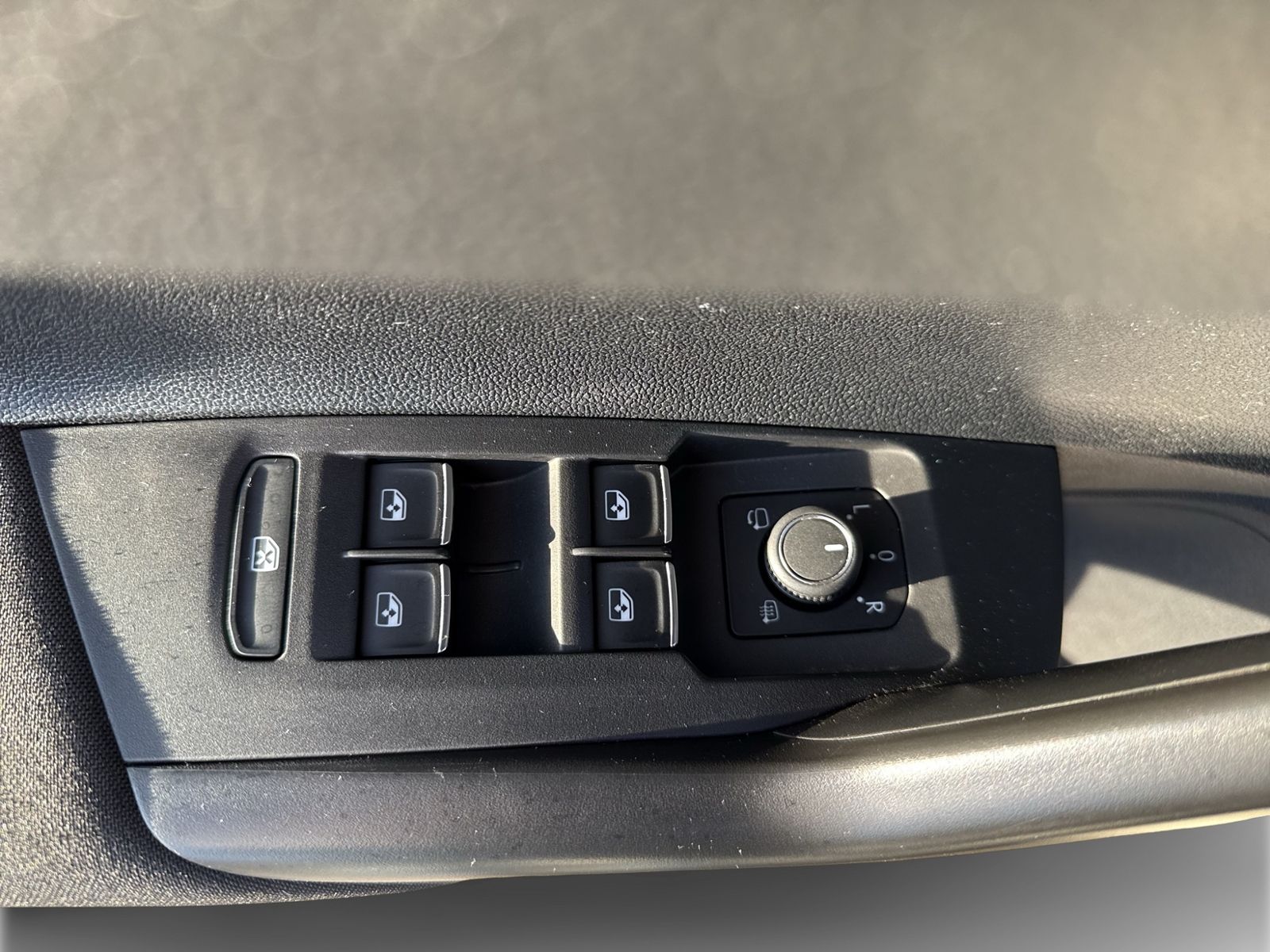 Polo R-Line 1.0 TSI, IQ-Drive, Navi, Sportfahrwe