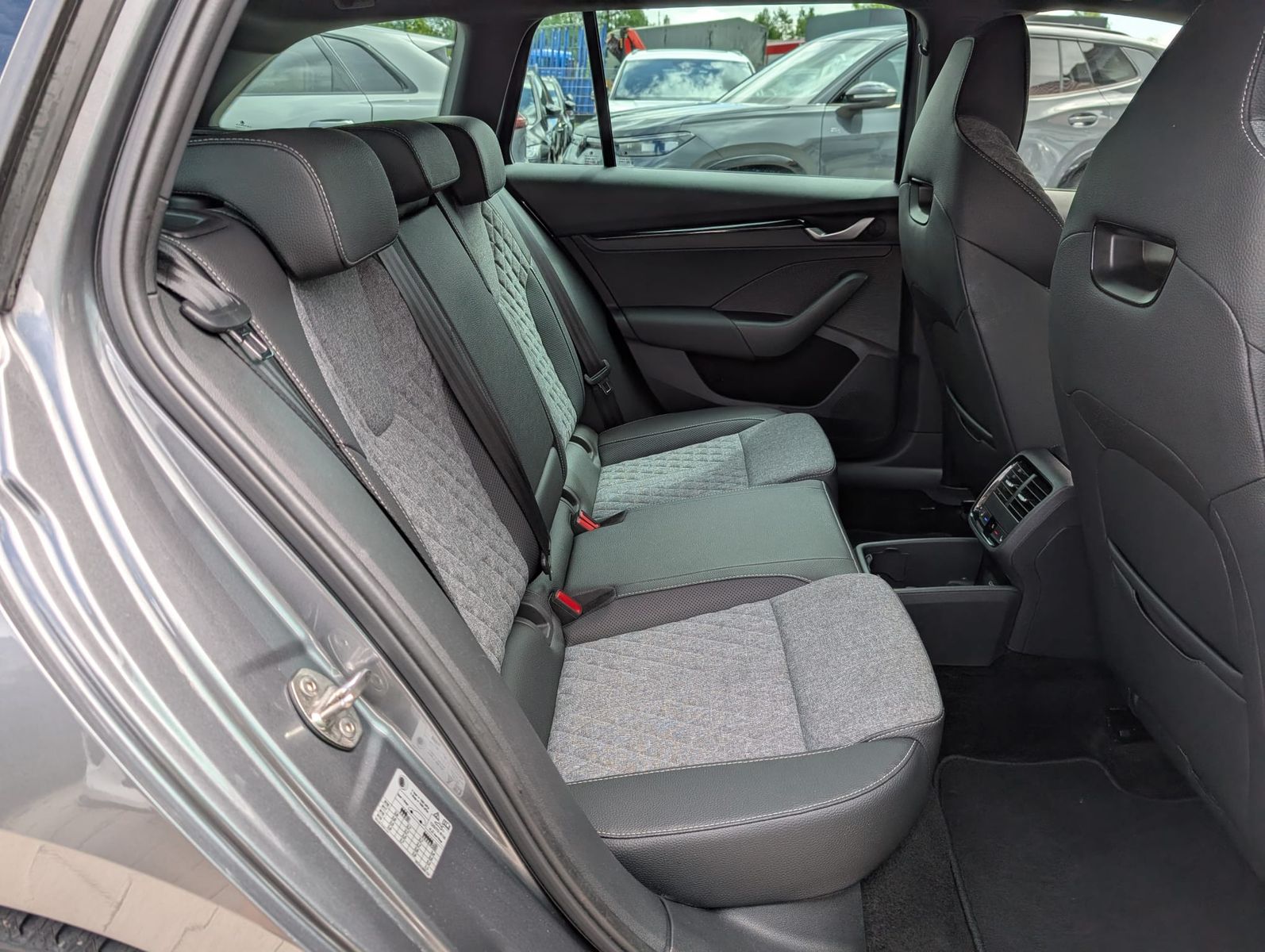 Fahrzeugabbildung SKODA Octavia 2.0 TDI Sportline DSG MATRIX*WINTER*5J.G