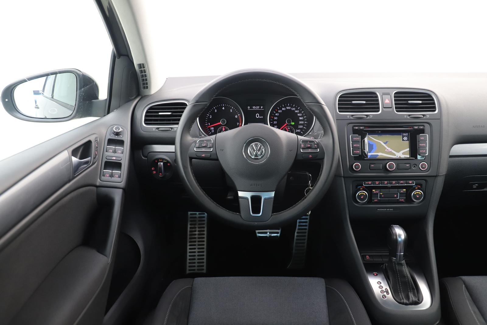 Volkswagen Golf 6 1.2TSI 86PS DSG Style Navi PDC SHZ 1Hand