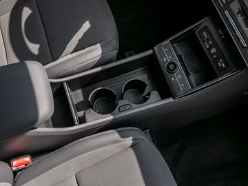 Hyundai Kona 1.6 Select 2WD Navi Autobahnassistent
