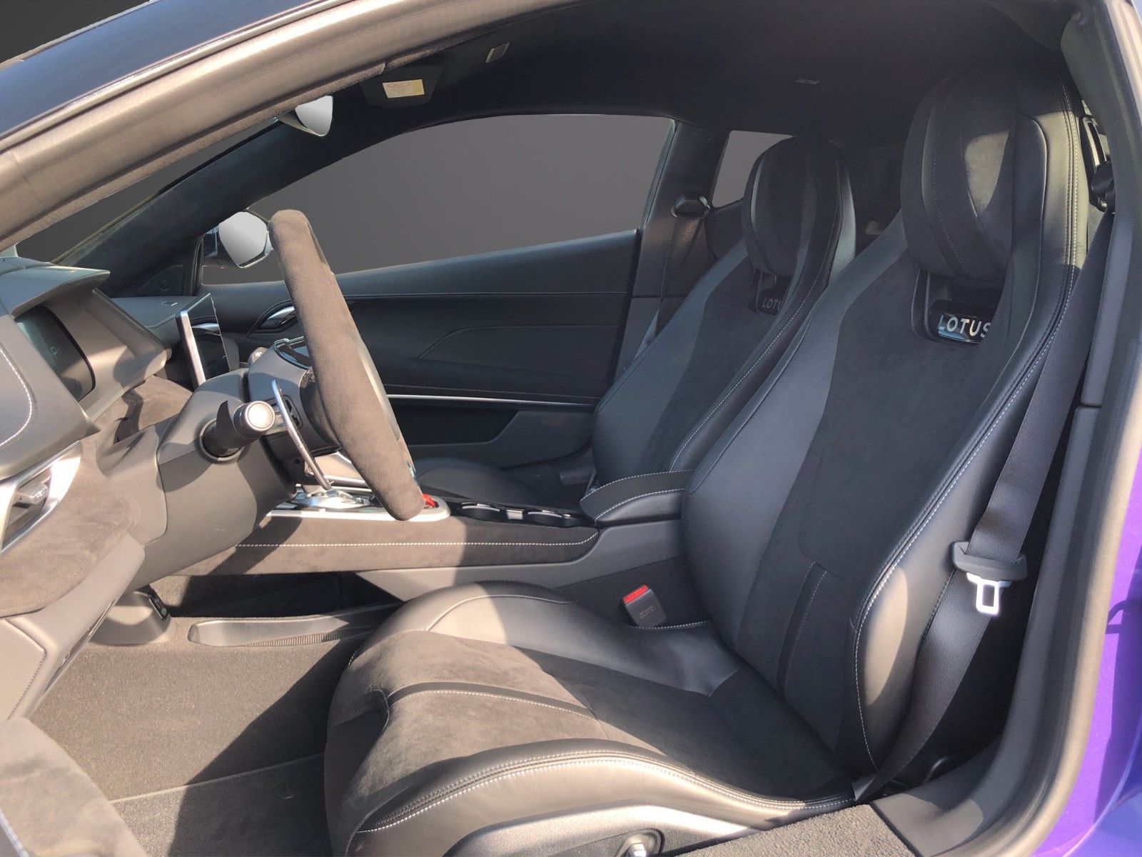 Fahrzeugabbildung Lotus Emira i4 Turbo SE Lotus Wuppertal