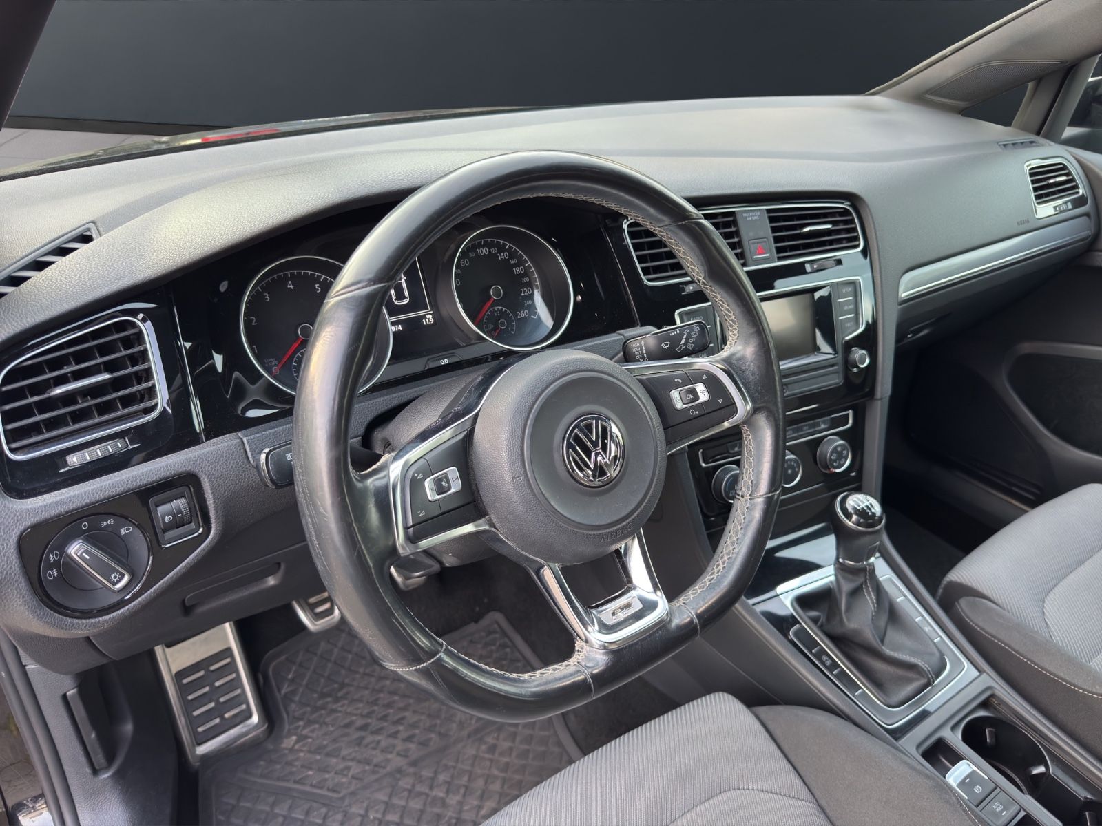 Fahrzeugabbildung Volkswagen Golf VII Lim. R*Line*2.Hand*TÜV*Neu*122PS*