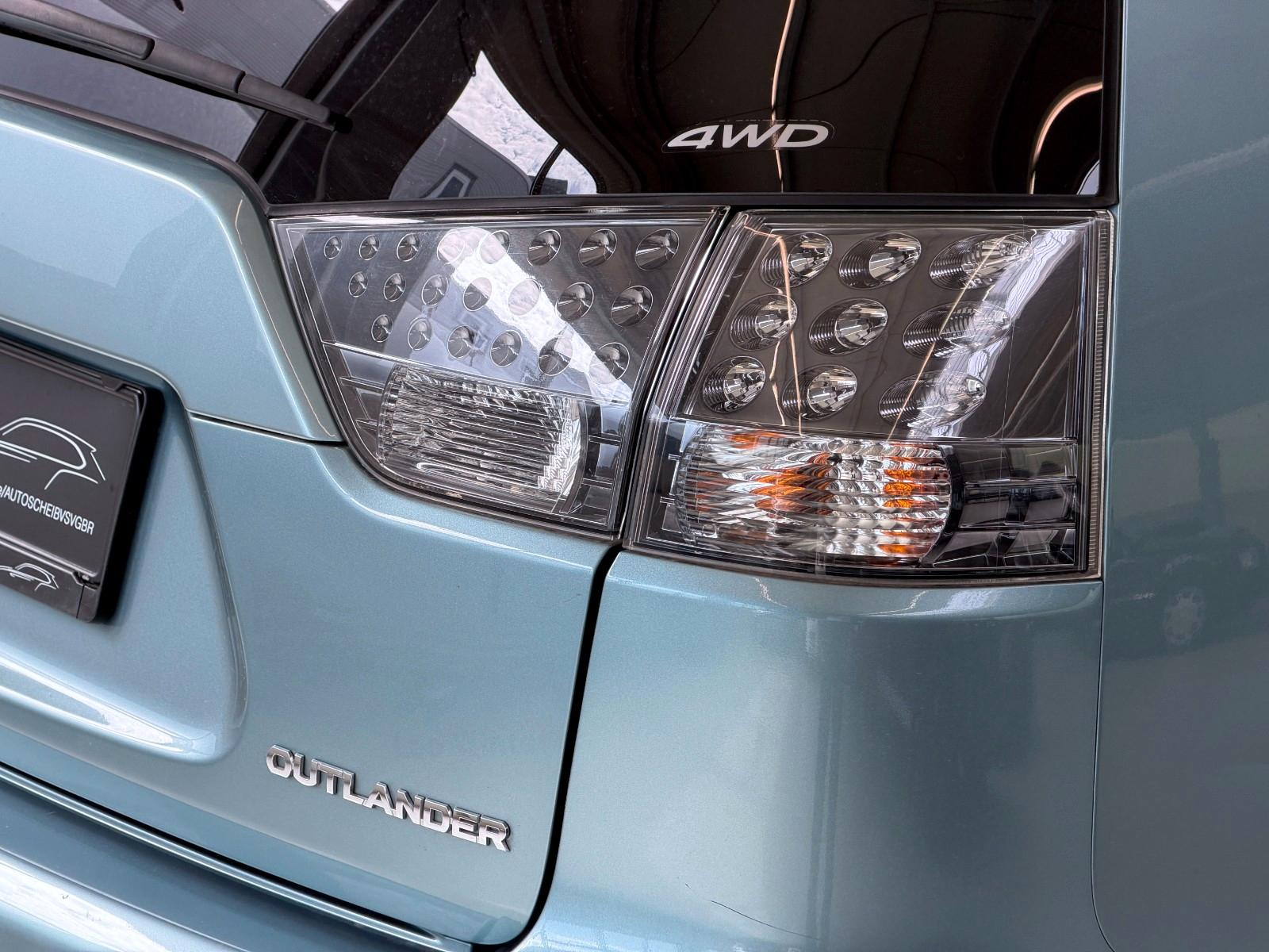 Mitsubishi Outlander 2.2 DI-D 156 ch • 4WD • 7 places • Cuir • Toit ouvrant • Caméra