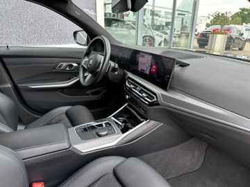 Fahrzeugabbildung BMW 330 d xDrive M Sport Widescreen