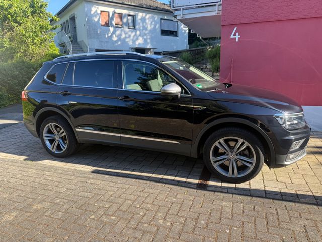 VW Tiguan Allspace 2.0  DSG 4MOTION Highli. Pano