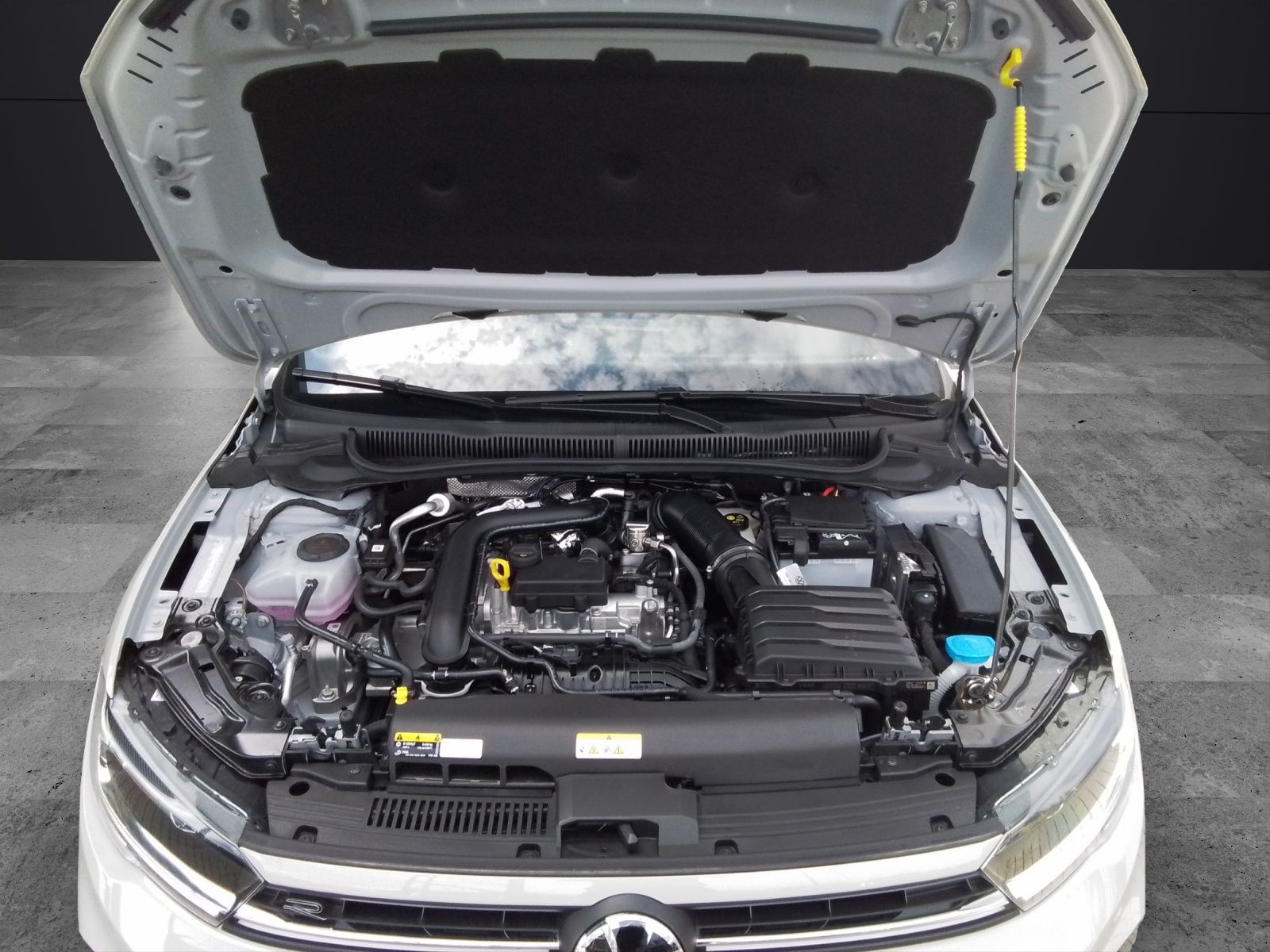 Fahrzeugabbildung Volkswagen Polo R-Line DSG NAVI LED AppConnect