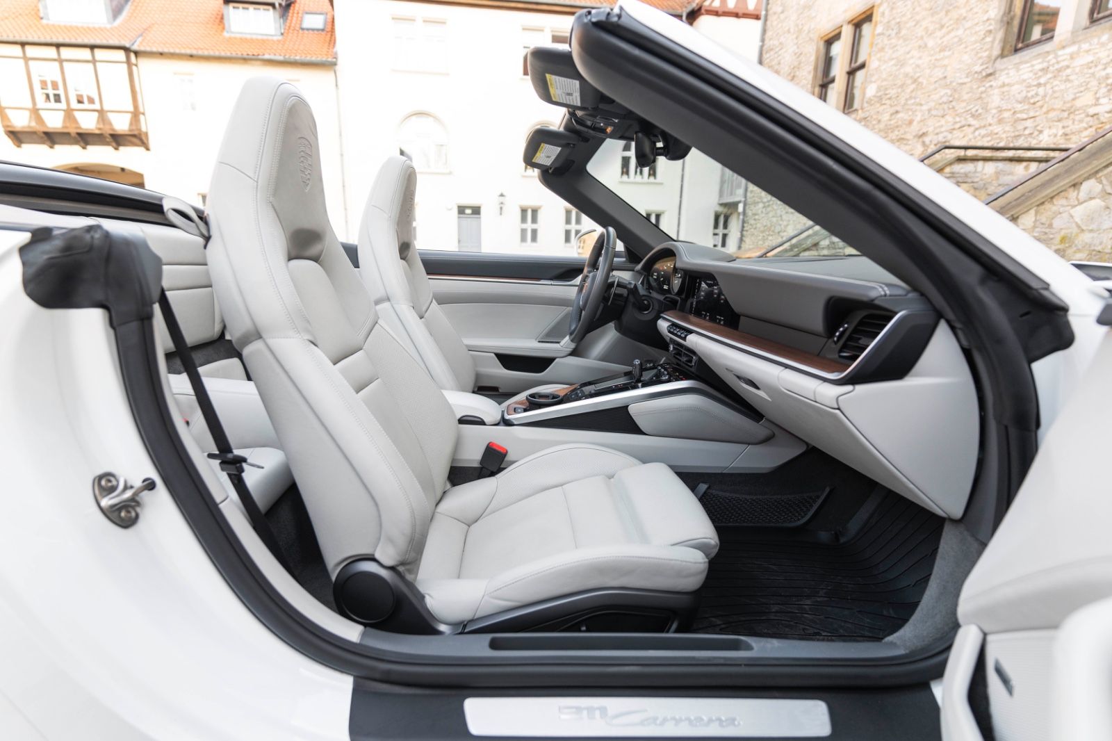 Fahrzeugabbildung Porsche 911 Carrera Cabrio PASM 360° BOSE TOTW NAV PDK