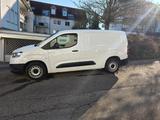 Toyota Proace City 1,5-l-D-4D 96kW L2 Executive Exe... - weiße Toyota PROACE CITY