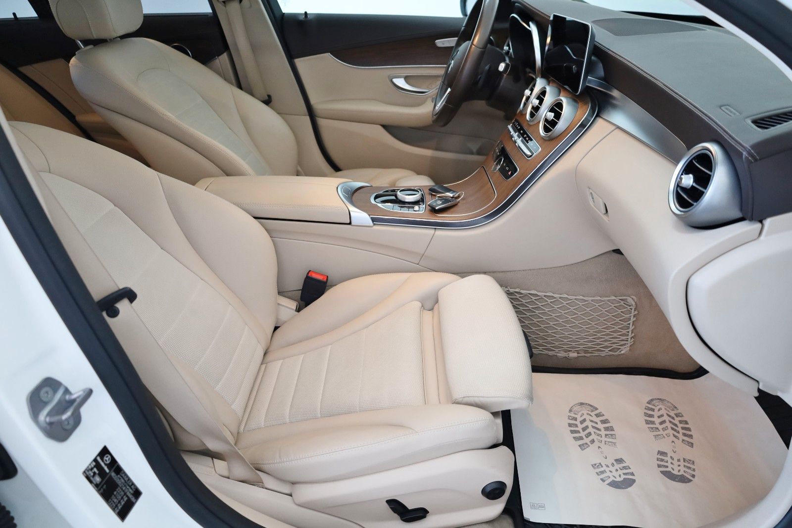 Fahrzeugabbildung Mercedes-Benz C 220d T T.Leder,Navi,LED, Panorama, CarPlay,+WR