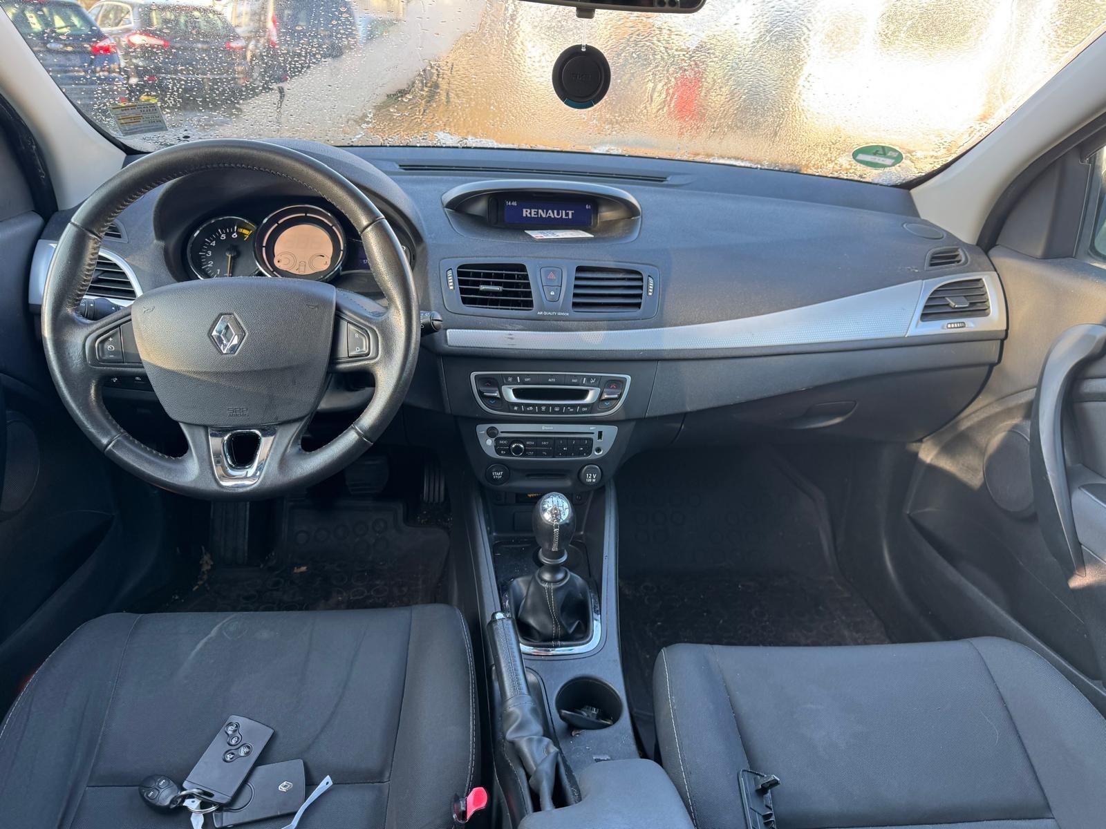 Renault Megane 2013 — photo 10