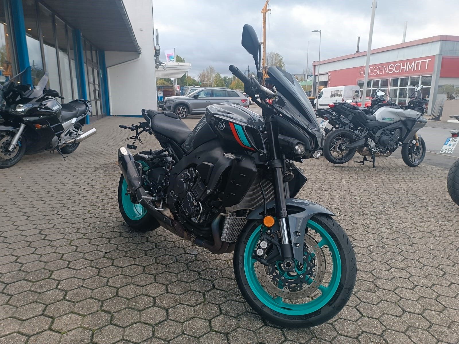 Fahrzeugabbildung Yamaha MT 10+Akrapovic + Garantie
