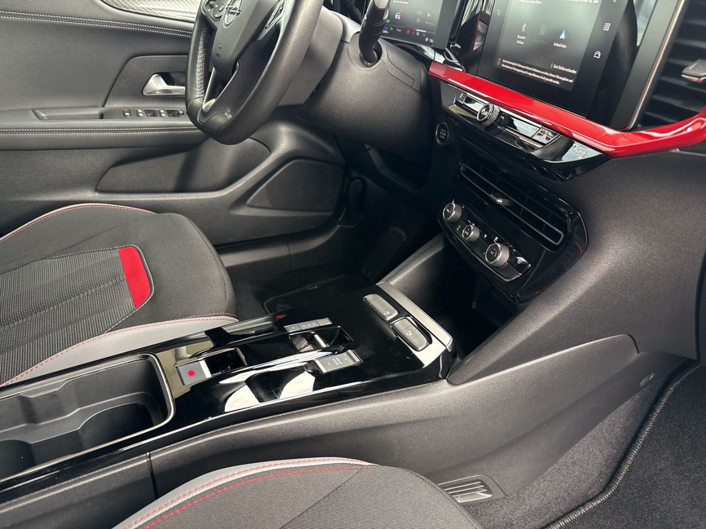 Fahrzeugabbildung Opel Mokka e GS Line Digitales Cockpit LED Apple CarP