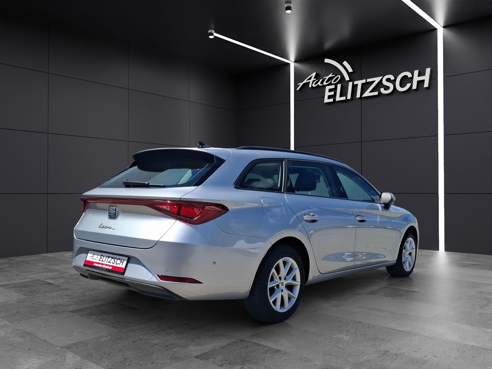 Fahrzeugabbildung SEAT Leon ST TSI Style LED AHK Navi AID ACC RFK SH