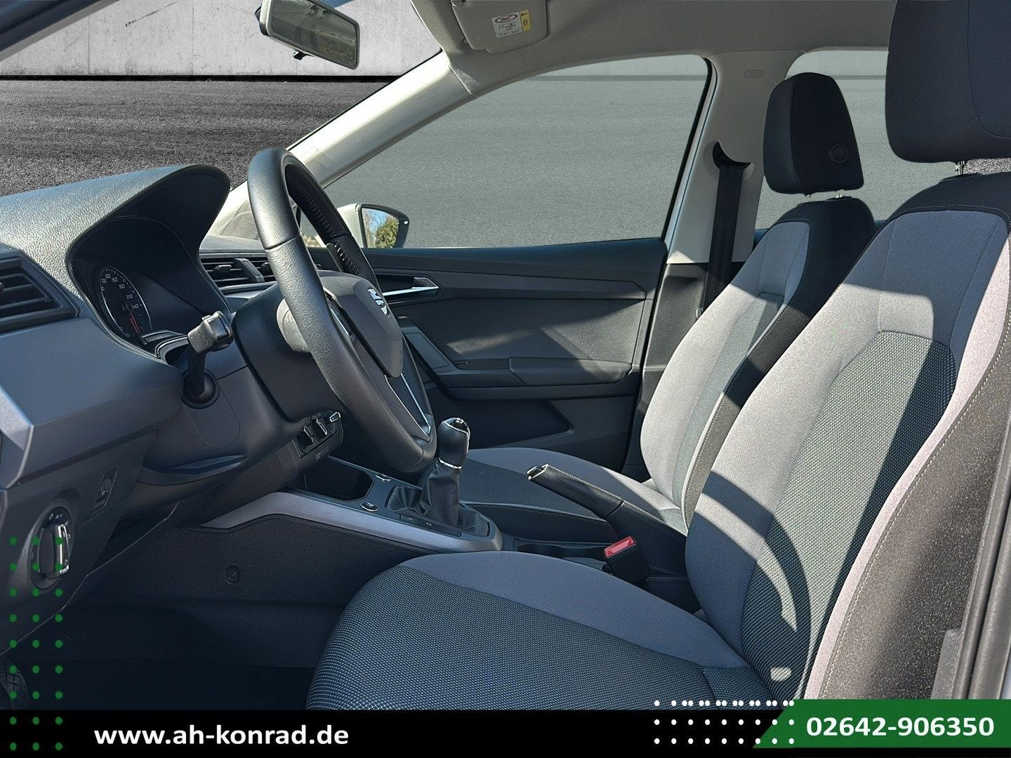 Fahrzeugabbildung SEAT Arona Style 1.0 TSI APP+PDC+TELEFON
