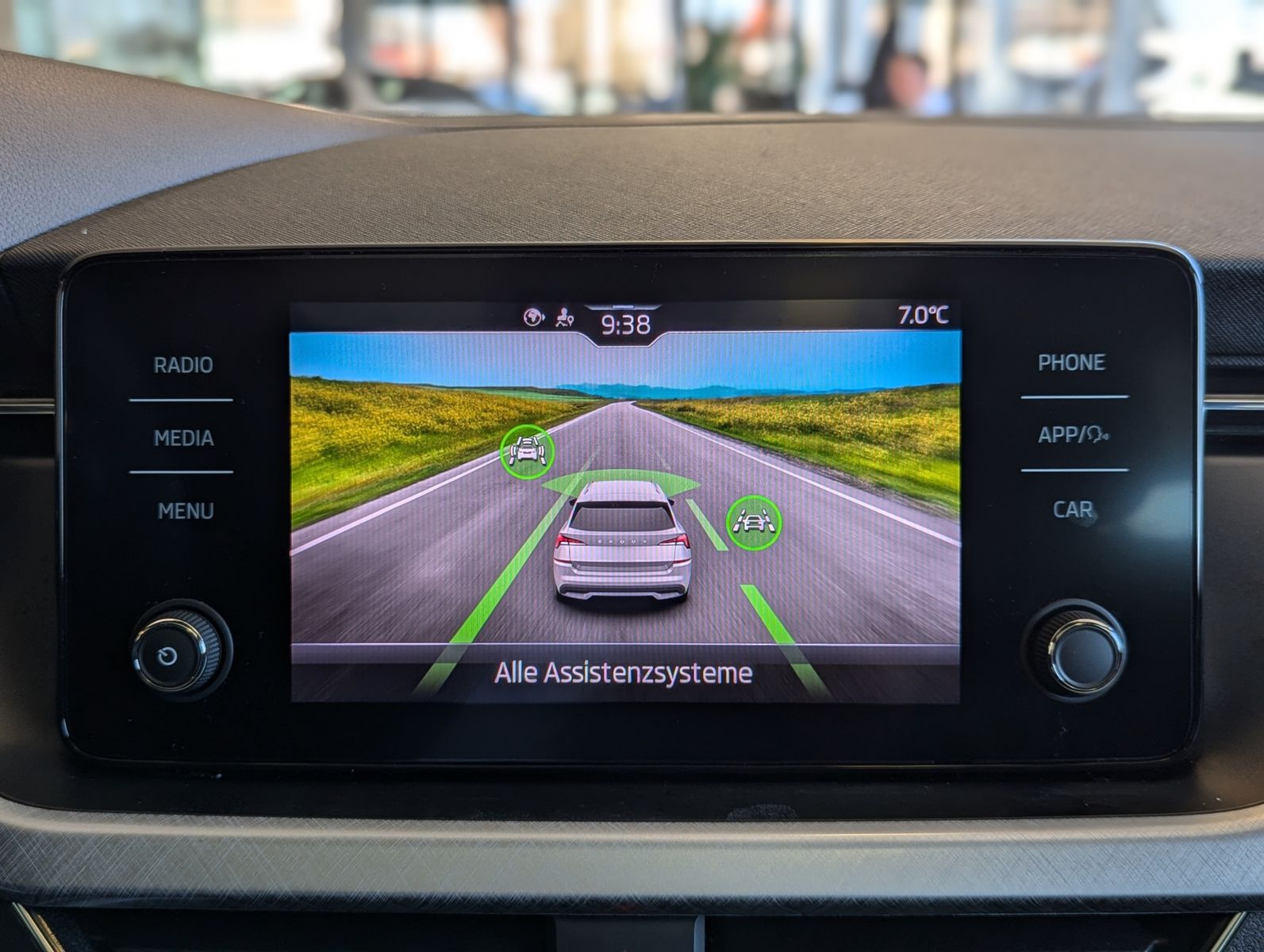Fahrzeugabbildung SKODA Kamiq 1.0 TSI DSG Tour Cam Pano ACC SMART-LINK