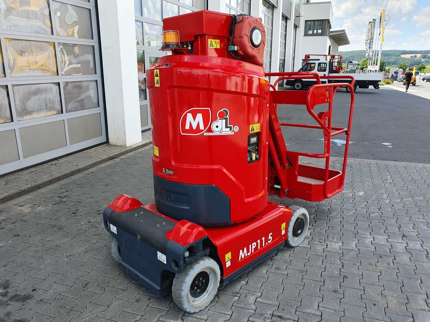Fahrzeugabbildung Andere Magni MJP11.5 / Mastbühne / 11,2m! / nur 49h!