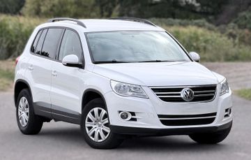 Volkswagen Tiguan - 1